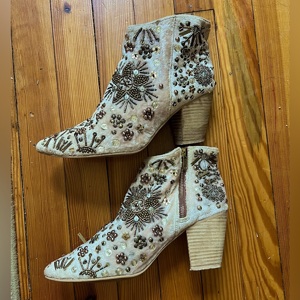 RARE Free People Night Out Ankle Bootie in Champagne - Picture 1 of 10